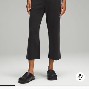 Lululemon Softstreme High-Rise Cropped Pant